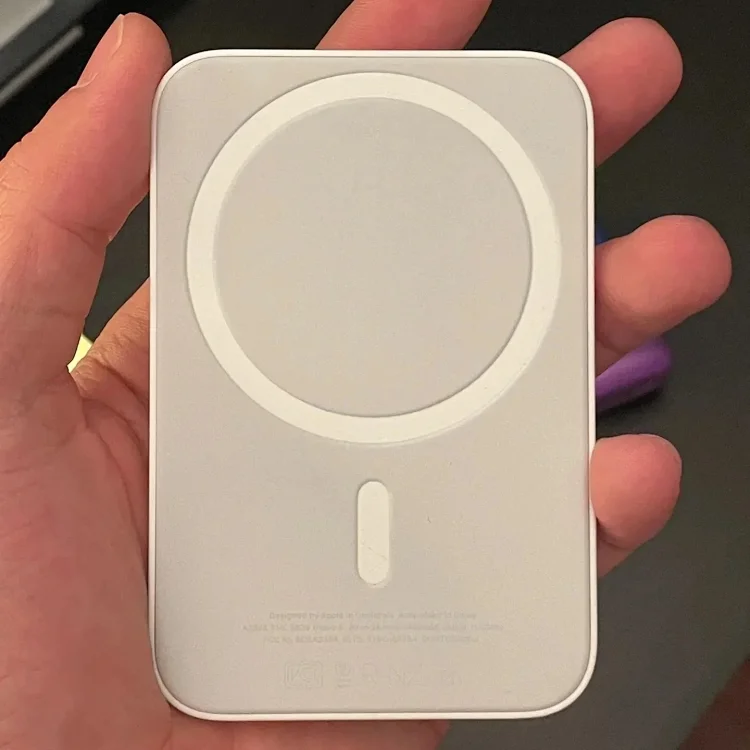 Magnetic phone power pack