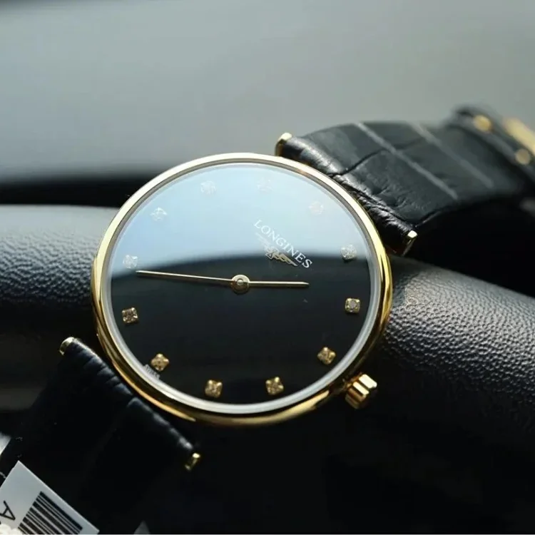 Minimal dial watch